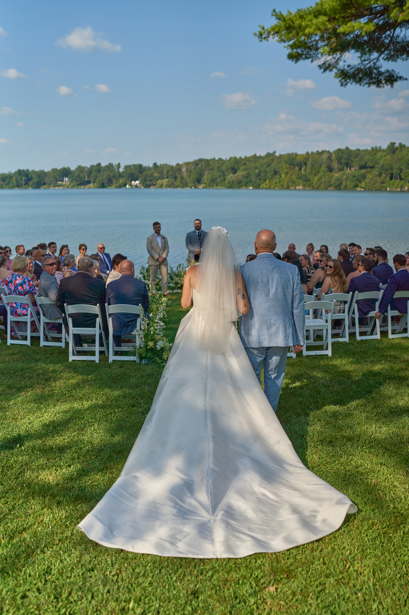 A Romantic Summer Wedding at the Interlaken Inn