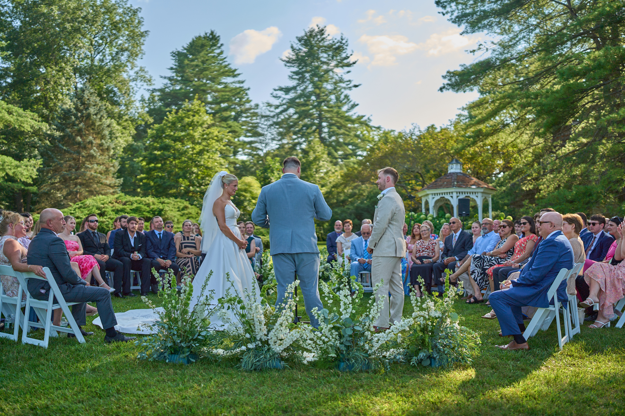 A Romantic Summer Wedding at the Interlaken Inn